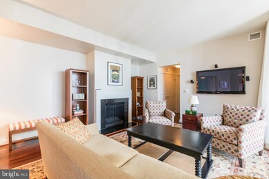 717 President St unit 605, Baltimore, MD 21202 - photo 6