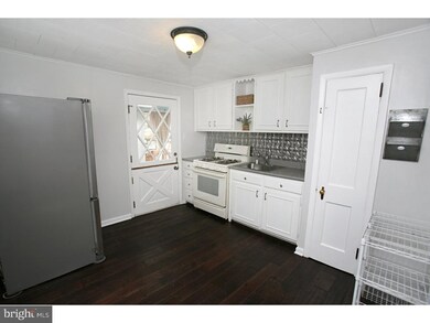 548 N Read Ave, Runnemede, NJ 08078 - photo 2
