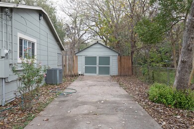 1218 Betsy Ross St, Alvin, TX 77511 - photo 3