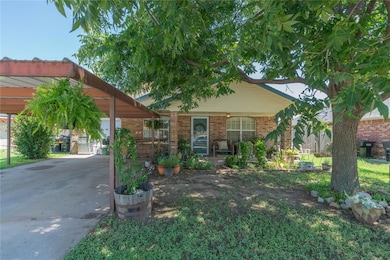 957 N Windermere Dr, Moore, OK 73160 - photo 3