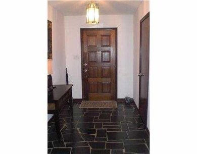 Foyer.