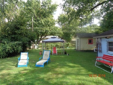 349 Smith St, Columbus, IN 47201 - photo 3