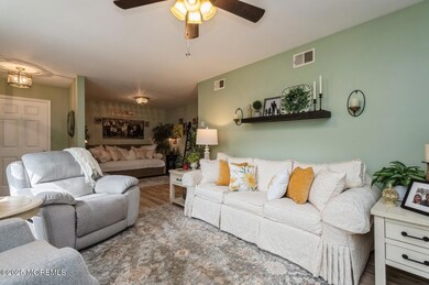 06_7PlazaDeLasTrinidadD_10002_LivingRoom