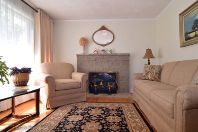 39 Coldbrook Dr, Cranston, RI 02920 - photo 3