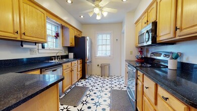 4 Waverly St, Essex Junction, VT 05452 - photo 6