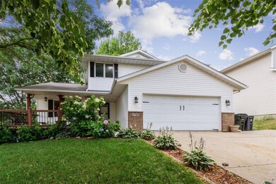 1712 Hamer Dr NW, Cedar Rapids, IA 52405 - photo 2