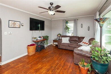 511 E 20th St S, Newton, IA 50208 - photo 4