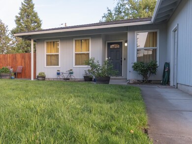 2464 Northcrest Cir, Medford, OR 97504 - photo 2