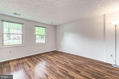 8351 Rocky Forge Ct, Springfield, VA 22153 - photo 4