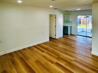 5739 Dartmouth Ave N, Saint Petersburg, FL 33710 - photo 7