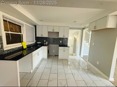 10310 W Outer Dr, Detroit, MI 48223 - photo 4