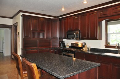 03_15027KingRd_Kitchen_DSC_9591