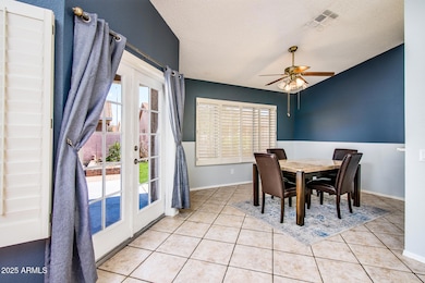 1538 E Peach Tree-6705-Edit