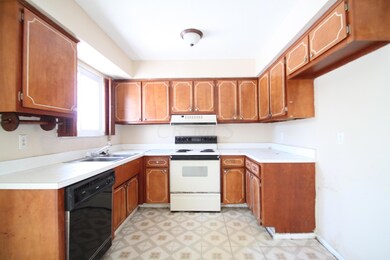 4842 Northtowne Blvd, Columbus, OH 43229 - photo 5