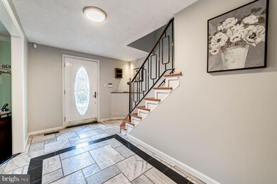 5838 Fitzhugh St, Burke, VA 22015 - photo 6