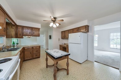 1191 E Gartner Rd, Naperville, IL 60540 - photo 4