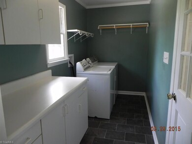 7107 Wincrest Dr, High Point, NC 27263 - photo 2