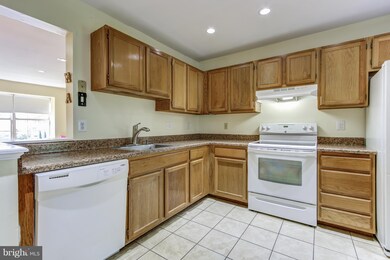 1999 Winslow Ct, Woodbridge, VA 22191 - photo 7