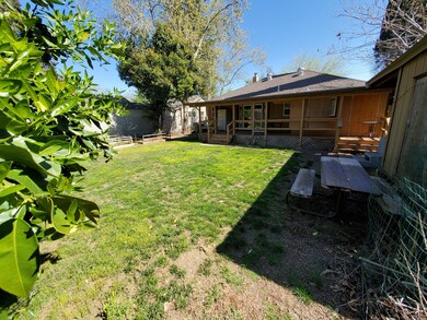 2476 California St, Redding, CA 96001 - photo 3