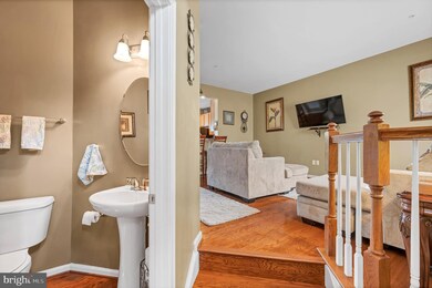 2025 Spring Run Cir, Frederick, MD 21702 - photo 3