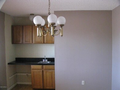 Dining Room & Wet Bar