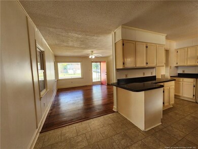 304 Durant Dr, Fayetteville, NC 28304 - photo 4