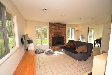 11 Overlook Dr, Amherst, MA 01002 - photo 5