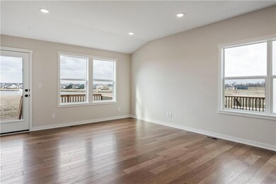 511 Hampstead Dr, Raymore, MO 64083 - photo 6