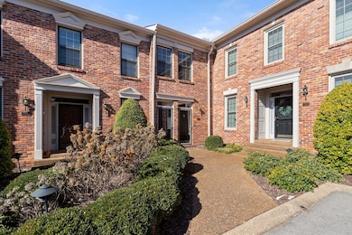 2032 Graybar Ln unit 2032, Nashville, TN 37215 - photo 2