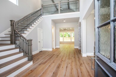 730 W 42nd St, Houston, TX 77018 - photo 3