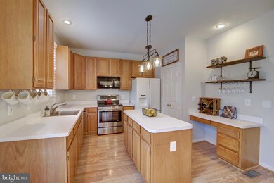 21556 Bankbarn Terrace, Broadlands, VA 20148 - photo 2