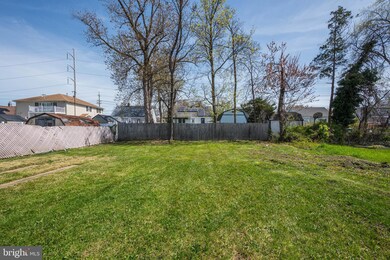 542 N Oakland Ave, Runnemede, NJ 08078 - photo 2