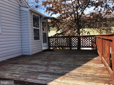 8412 Spruce Hill Dr, Laurel, MD 20707 - photo 7