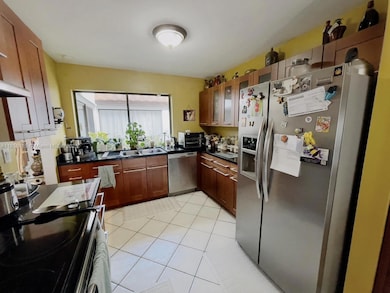 618 NE 195th St, Miami, FL 33179 - photo 6