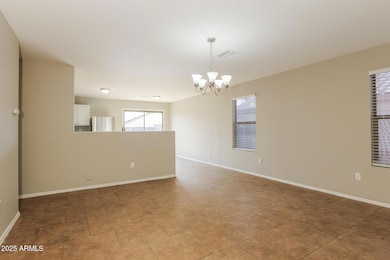 003-photo-dining-room-12296545