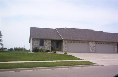 25 Cortland Dr, Evansville, WI 53536 - photo 2