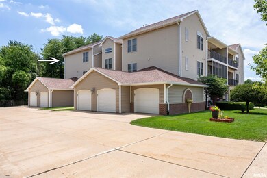 1871 Stone Gate Cir unit 11, Davenport, IA 52807 - photo 3