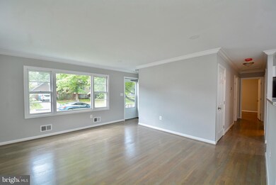 9002 Anna Dr, Clinton, MD 20735 - photo 6