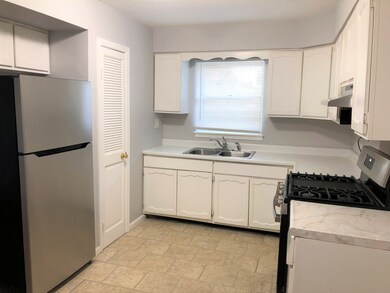 5629 Saint Charles Rd unit 109, Berkeley, IL 60163 - photo 2