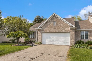 2127 Krislin Dr NE, Grand Rapids, MI 49505 - photo 3