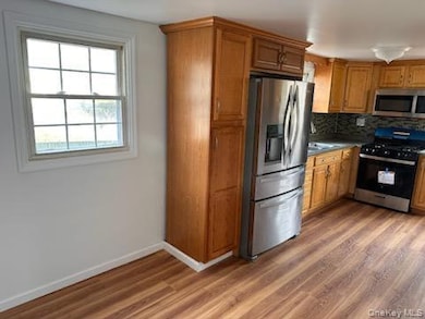 23 Linden Dr, Newburgh, NY 12550 - photo 3