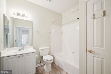 2606 Hoods Mill Ct unit 103, Odenton, MD 21113 - photo 5