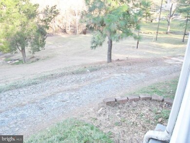 221 Gray Ln, Harpers Ferry, WV 25425 - photo 4