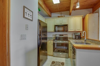 Stainless and black appliances, soft-close cabinet