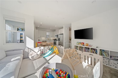 2318 Synergy, Irvine, CA 92614 - photo 4