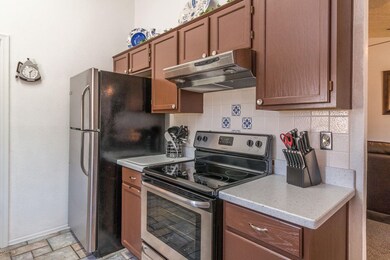 7) KITCHEN