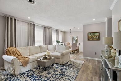 1602 Cambridge Manor Dr, Schenectady, NY 12302 - photo 4