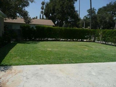 big front yard with possibilities to add on.