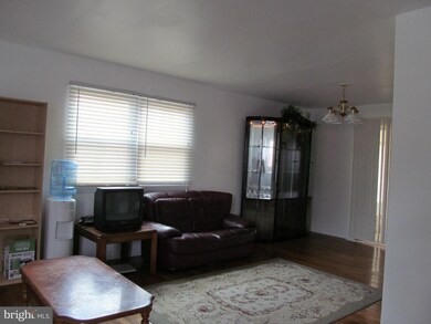 3405 Acton Rd, Parkville, MD 21234 - photo 7