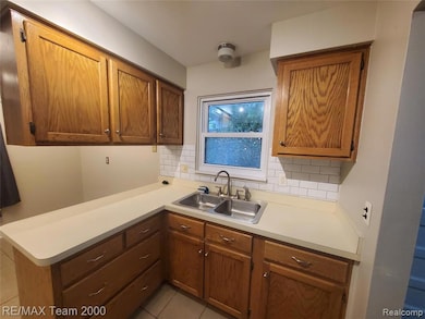 21213 Powers Ave, Dearborn Heights, MI 48125 - photo 6